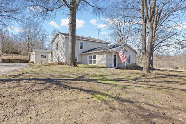 29870 Lookout Road, Paola, KS 66071