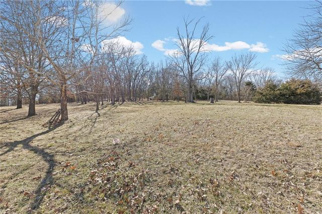29870 Lookout Road, Paola, KS 66071