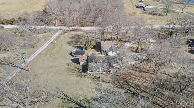29870 Lookout Road, Paola, KS 66071