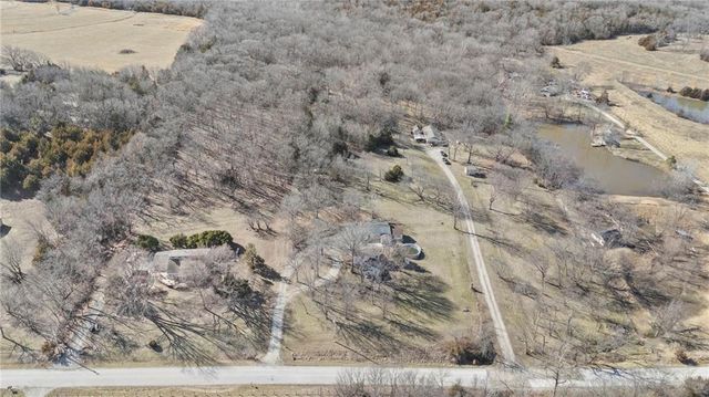 29870 Lookout Road, Paola, KS 66071