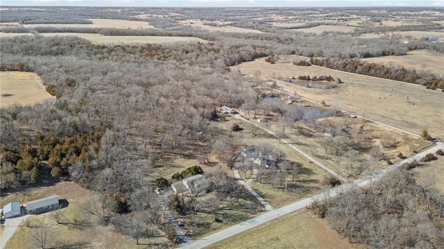 29870 Lookout Road, Paola, KS 66071