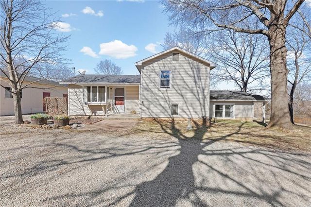 29870 Lookout Road, Paola, KS 66071