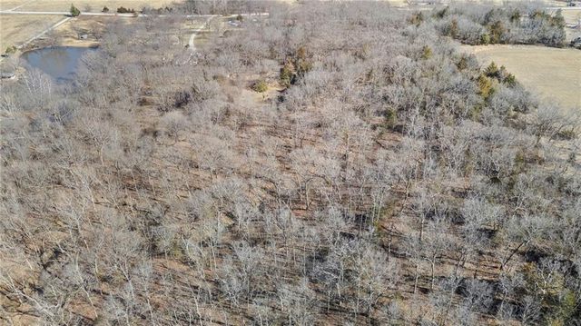 29870 Lookout Road, Paola, KS 66071