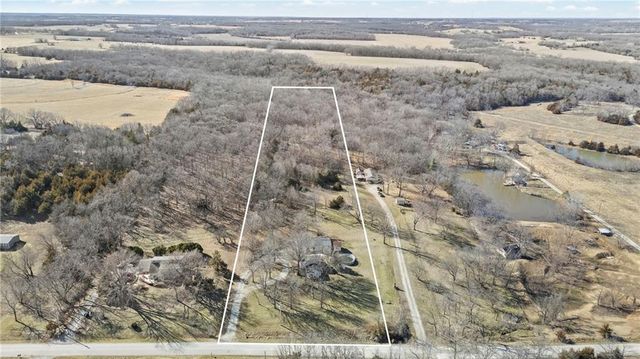 29870 Lookout Road, Paola, KS 66071