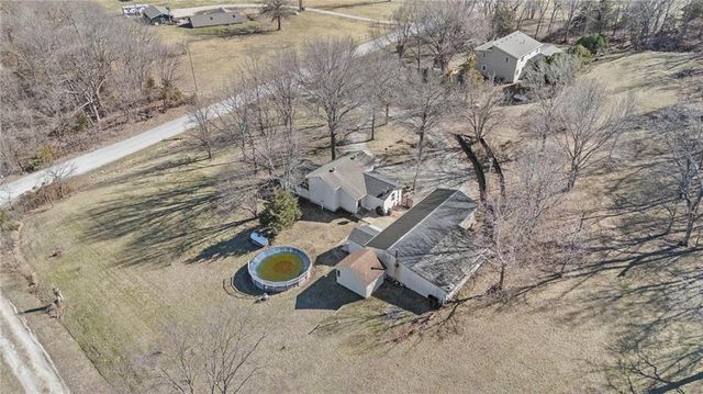 29870 Lookout Road, Paola, KS 66071