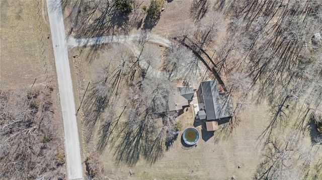29870 Lookout Road, Paola, KS 66071