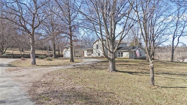 29870 Lookout Road, Paola, KS 66071