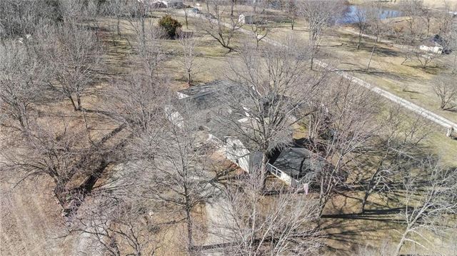 29870 Lookout Road, Paola, KS 66071