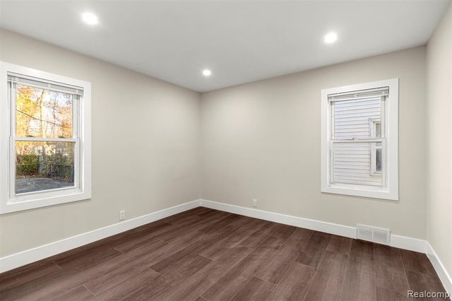 8900 Asbury Park, Detroit, MI 48228