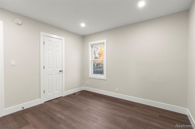 8900 Asbury Park, Detroit, MI 48228