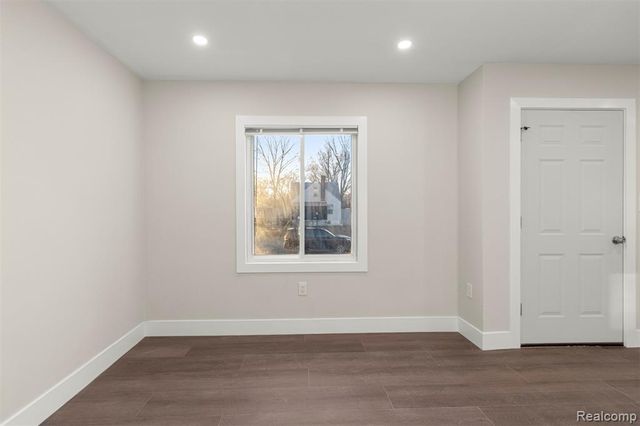 8900 Asbury Park, Detroit, MI 48228