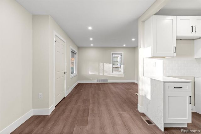 8900 Asbury Park, Detroit, MI 48228