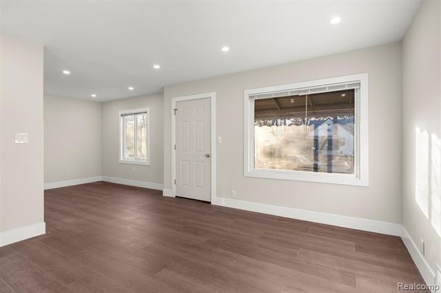 8900 Asbury Park, Detroit, MI 48228