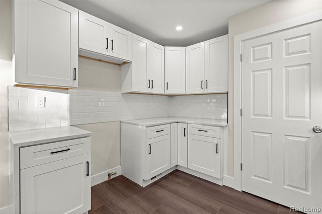 8900 Asbury Park, Detroit, MI 48228