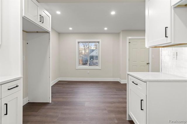 8900 Asbury Park, Detroit, MI 48228