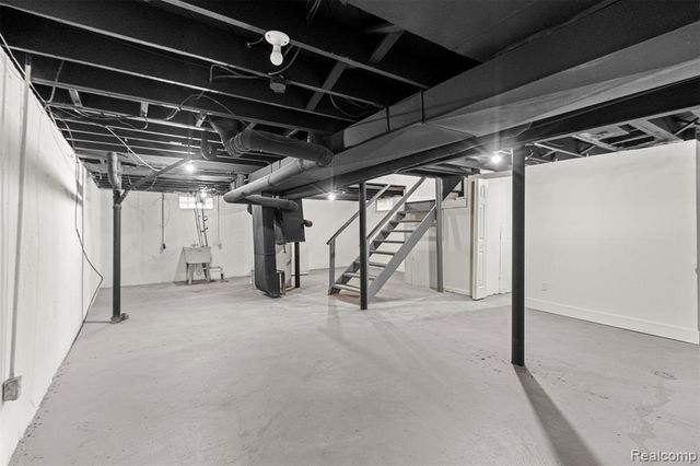 8900 Asbury Park, Detroit, MI 48228