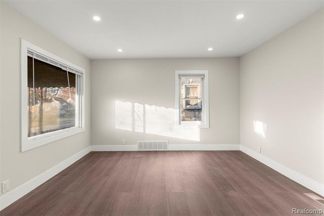 8900 Asbury Park, Detroit, MI 48228