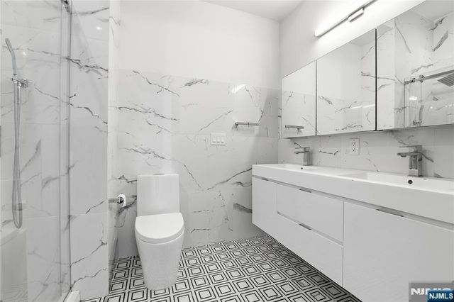 194 Cambridge 2, Jersey City, NJ 07307