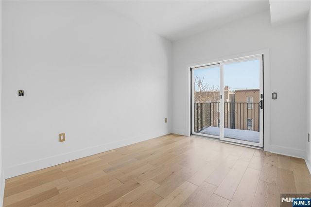 194 Cambridge 2, Jersey City, NJ 07307