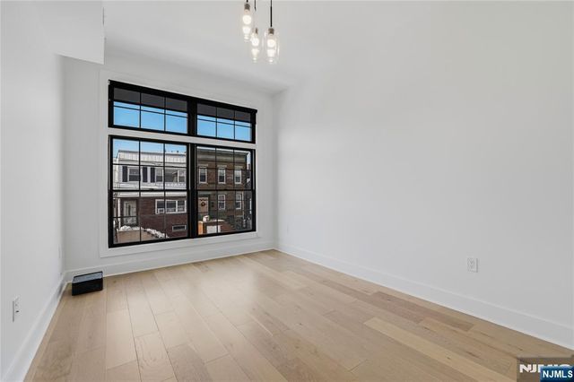 194 Cambridge 2, Jersey City, NJ 07307