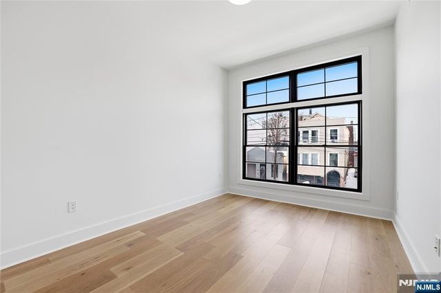 194 Cambridge 2, Jersey City, NJ 07307