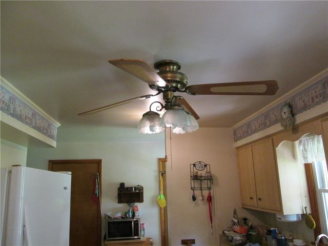 111 Linden St, Chippewa Twp, PA 15010