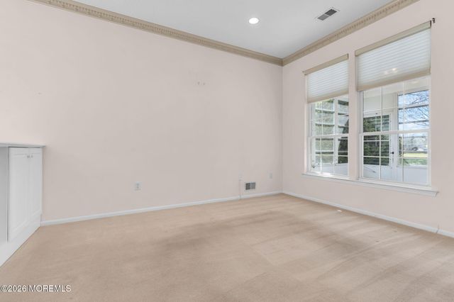 27 Greenfields Drive, Lakewood, NJ 08701