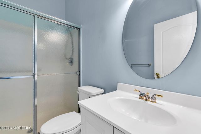 27 Greenfields Drive, Lakewood, NJ 08701