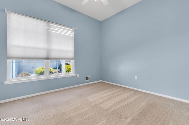 27 Greenfields Drive, Lakewood, NJ 08701