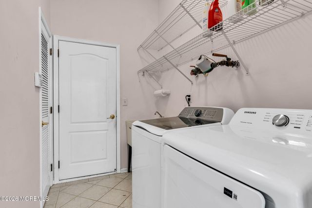 27 Greenfields Drive, Lakewood, NJ 08701