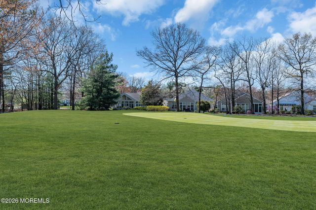 27 Greenfields Drive, Lakewood, NJ 08701