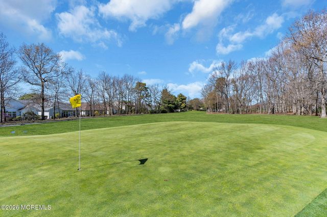 27 Greenfields Drive, Lakewood, NJ 08701