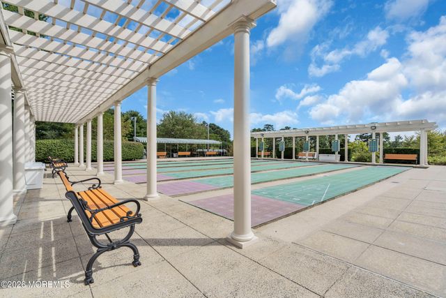 27 Greenfields Drive, Lakewood, NJ 08701