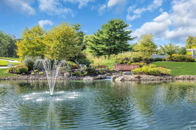 27 Greenfields Drive, Lakewood, NJ 08701