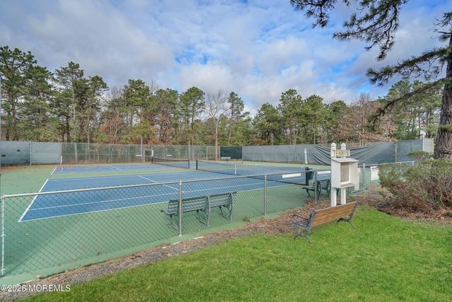 27 Greenfields Drive, Lakewood, NJ 08701