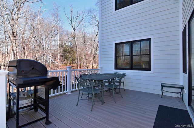 1606 Ellis Place, Mamaroneck, NY 10543