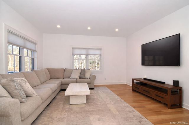 1606 Ellis Place, Mamaroneck, NY 10543