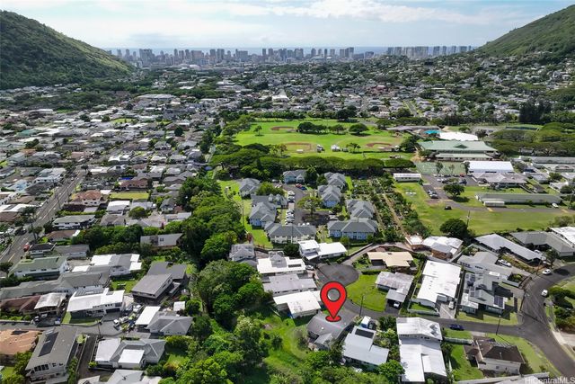 3175 Poelua Place, Honolulu, HI 96822