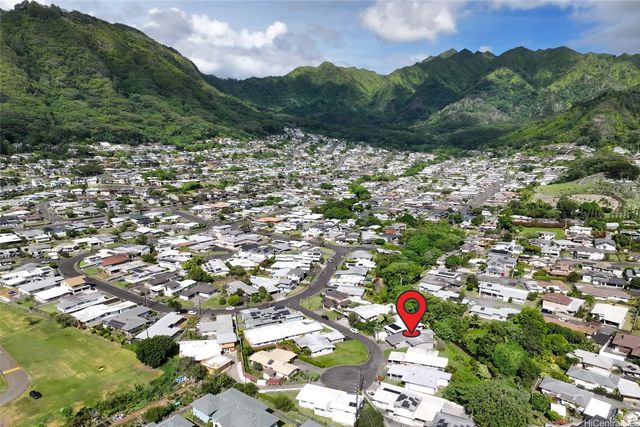 3175 Poelua Place, Honolulu, HI 96822