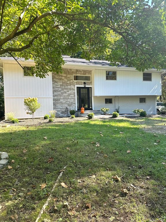 10 Moonedge Road, Northport, NY 11768 — photo 2