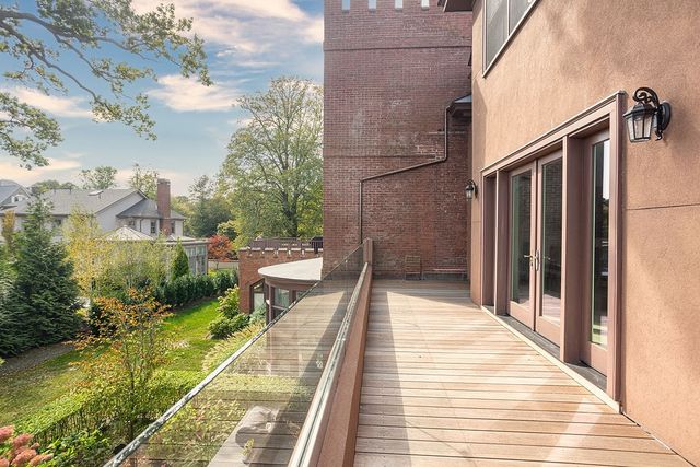 78 Rhode Island Avenue 6, Newport, RI 02840