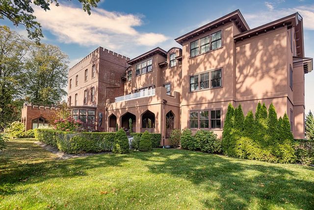 78 Rhode Island Avenue 6, Newport, RI 02840