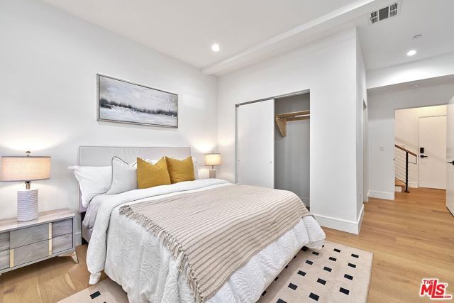 6050 E Burwood, Los Angeles, CA 90042