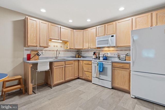 317 JEFFERSON CT, Royersford, PA 19468