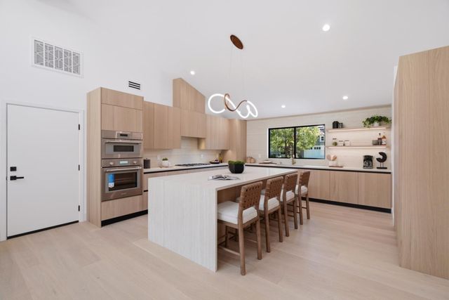 1389 Chelsea Drive, Los Altos, CA 94024