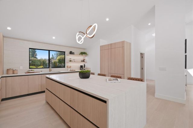 1389 Chelsea Drive, Los Altos, CA 94024