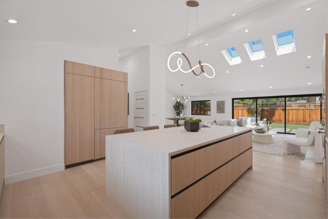1389 Chelsea Drive, Los Altos, CA 94024