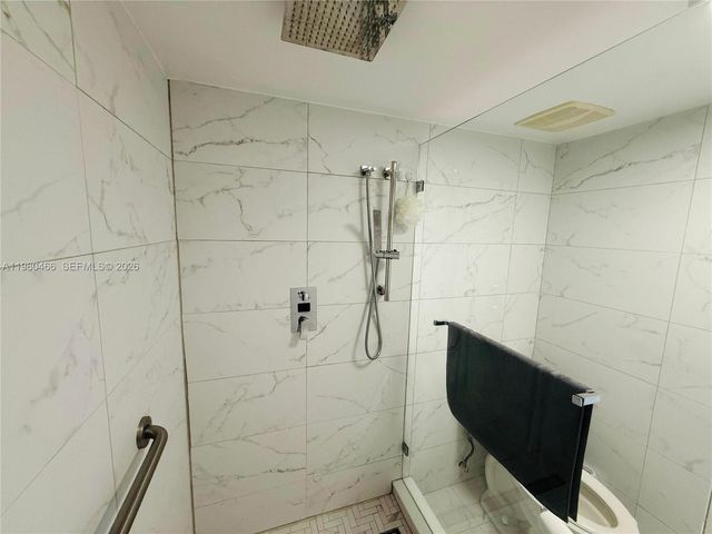 17801 N Bay Rd 614, Sunny Isles Beach, FL 33160