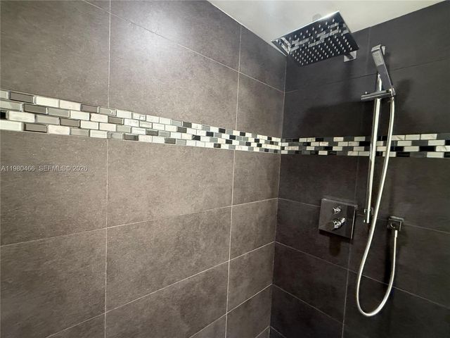 17801 N Bay Rd 614, Sunny Isles Beach, FL 33160