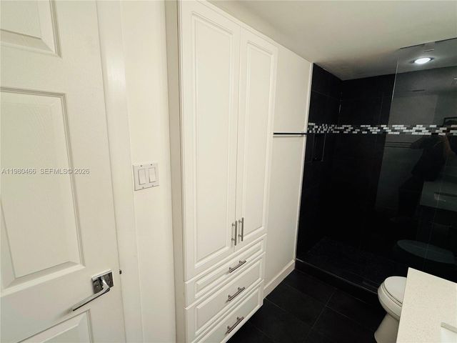 17801 N Bay Rd 614, Sunny Isles Beach, FL 33160